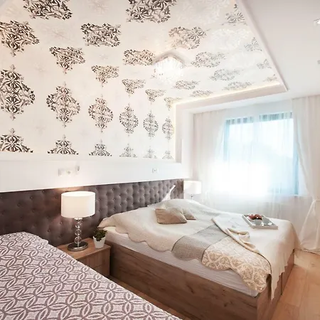 Elegance Gdynia 公寓 *